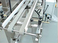 Clamshell Labeler Special Conveyor Belts